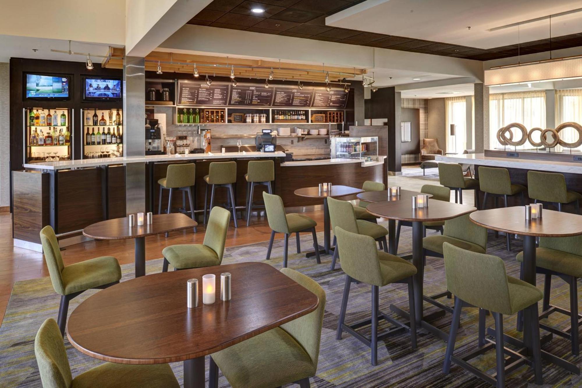Hotel Courtyard By Marriott Indianapolis Airport Exterior foto