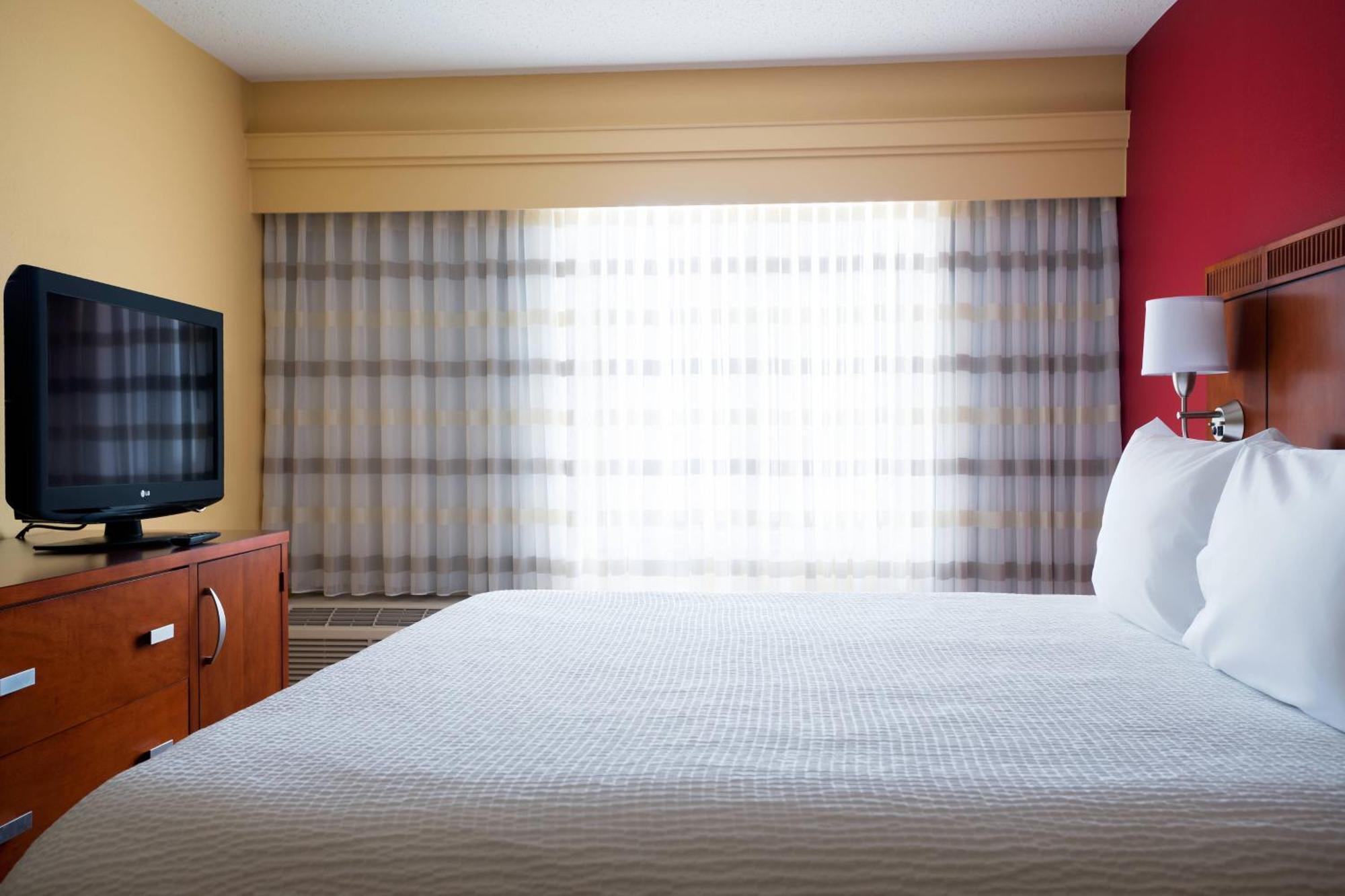 Hotel Courtyard By Marriott Indianapolis Airport Exterior foto