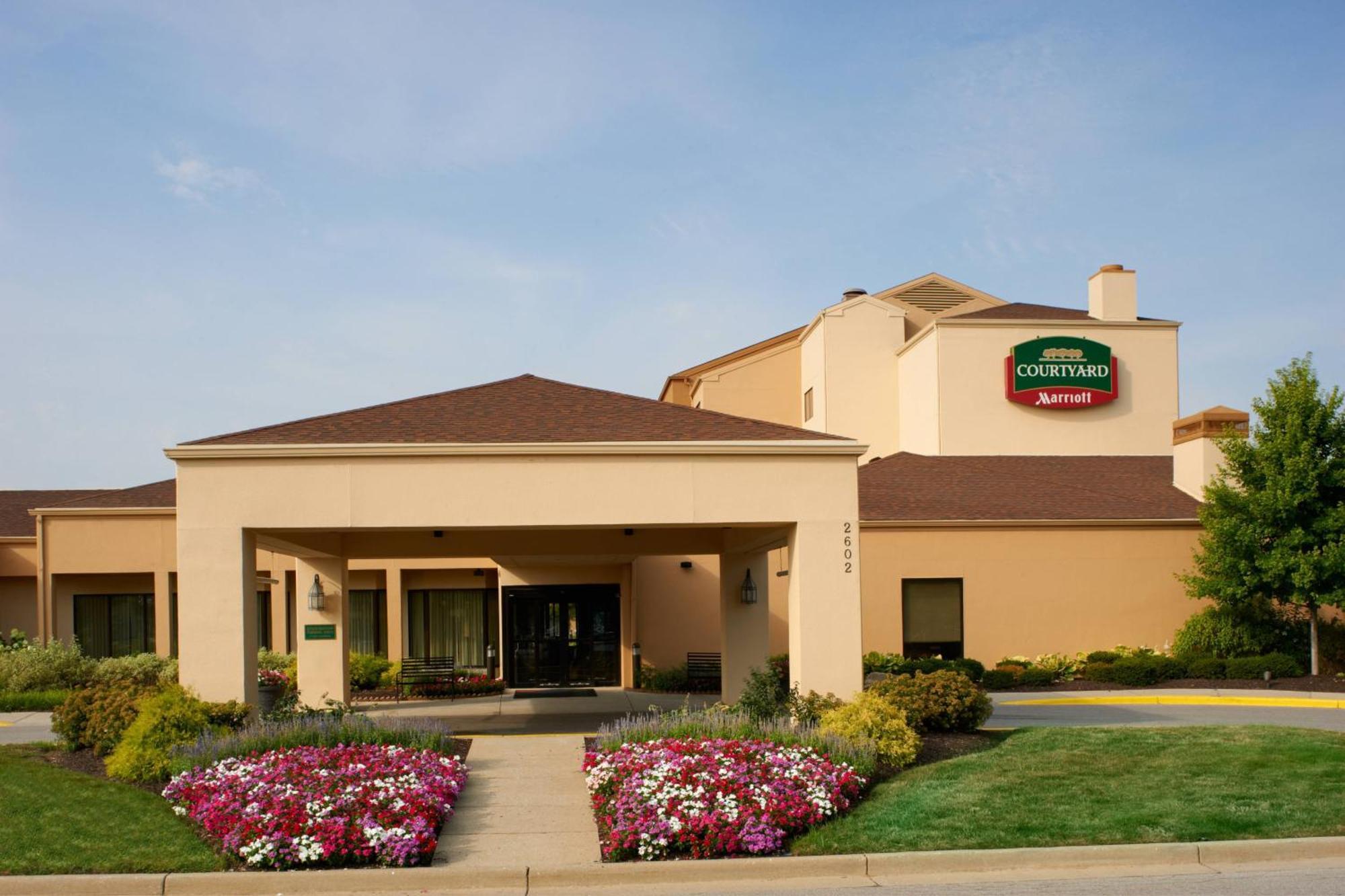 Hotel Courtyard By Marriott Indianapolis Airport Exterior foto