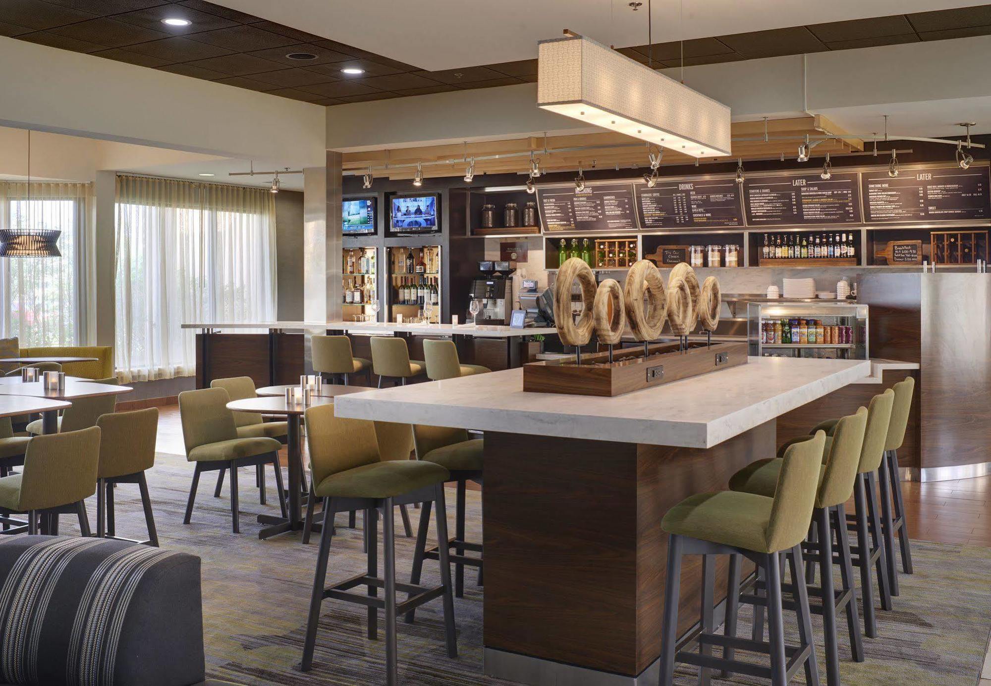 Hotel Courtyard By Marriott Indianapolis Airport Exterior foto