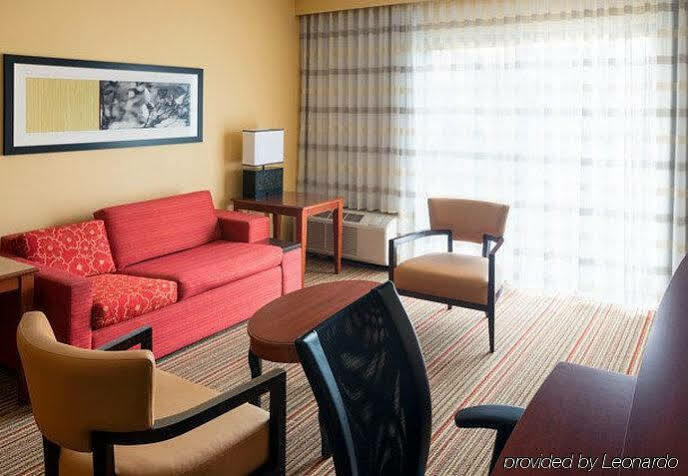 Hotel Courtyard By Marriott Indianapolis Airport Exterior foto